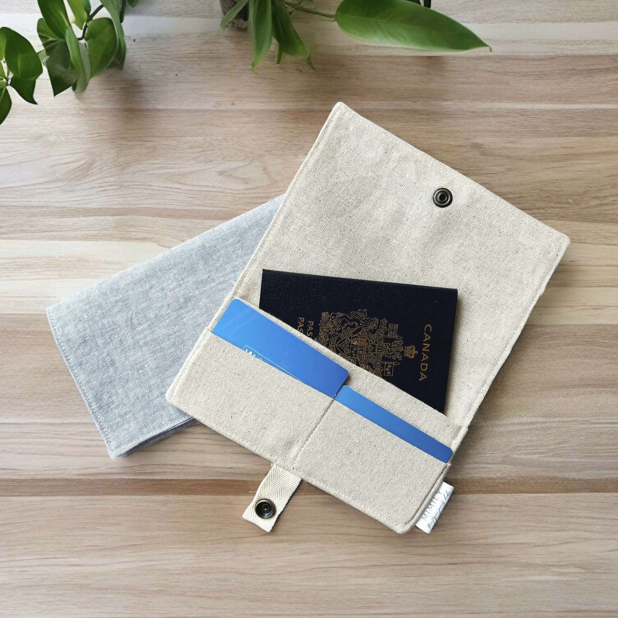 Mimily Boutique | Beige Health document passeport and card holder