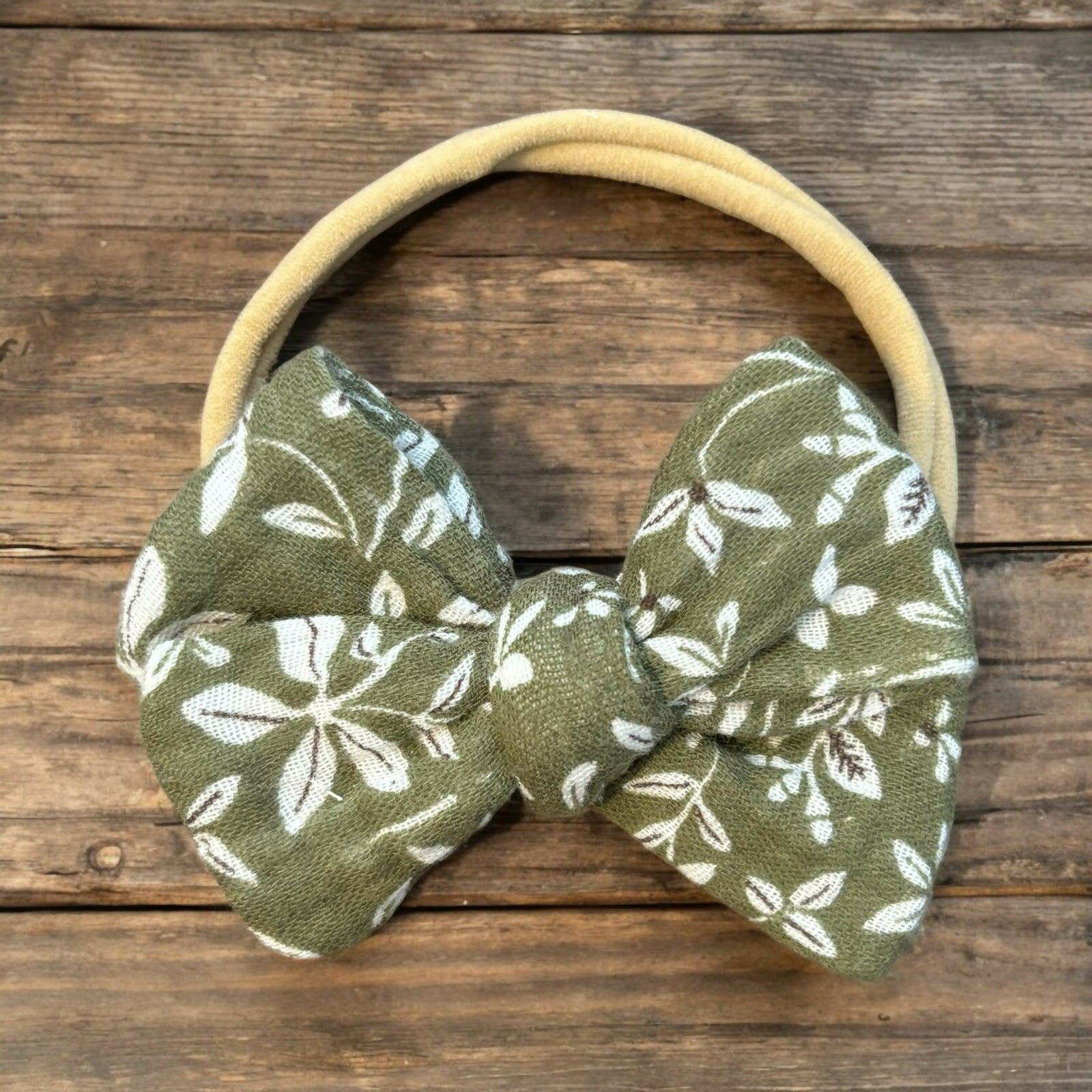 Mimily Boutique | Green white foliage bow headband