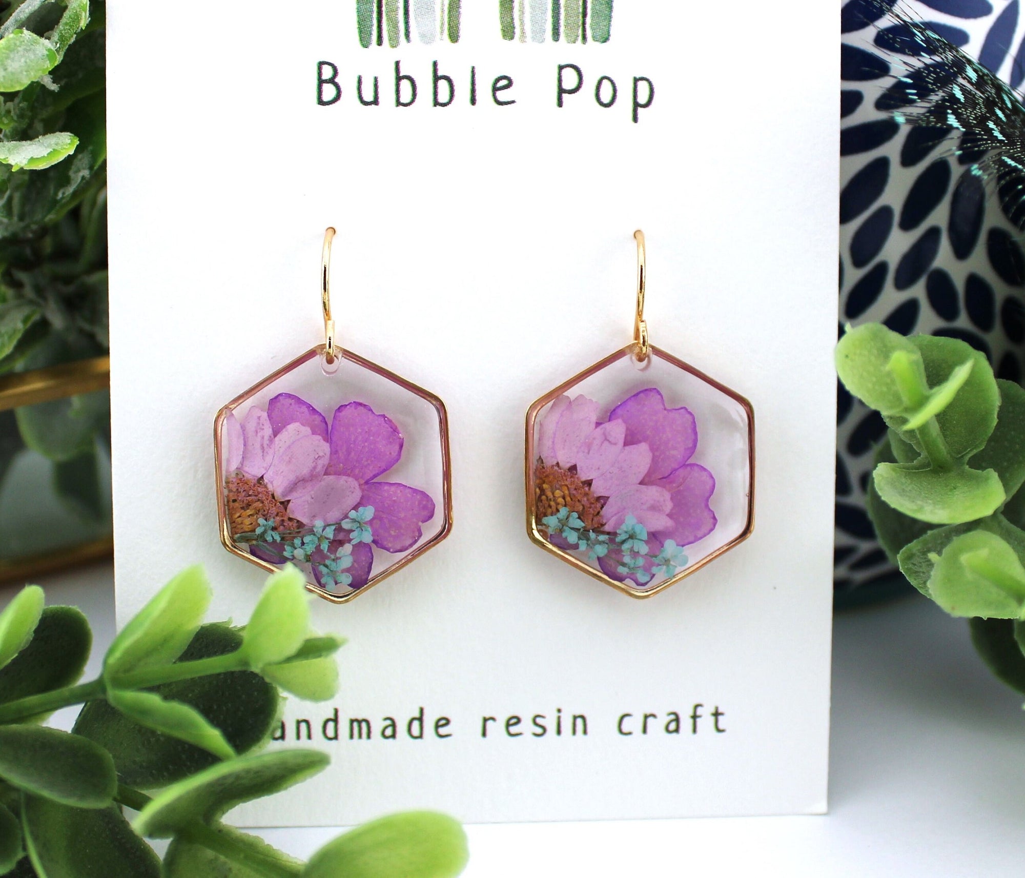 BubblePop | Handmade resin earrings with Phlox