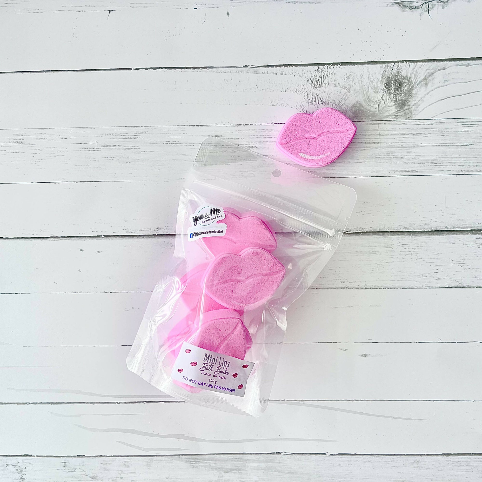 You and Me Handcrafted | Mini Lips Bath Bombs