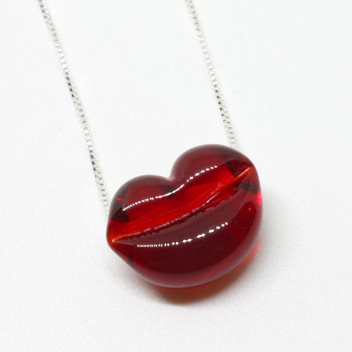 Emma Gerard | Glass Hot Lips Necklace